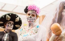 participants of the día de los muertos event